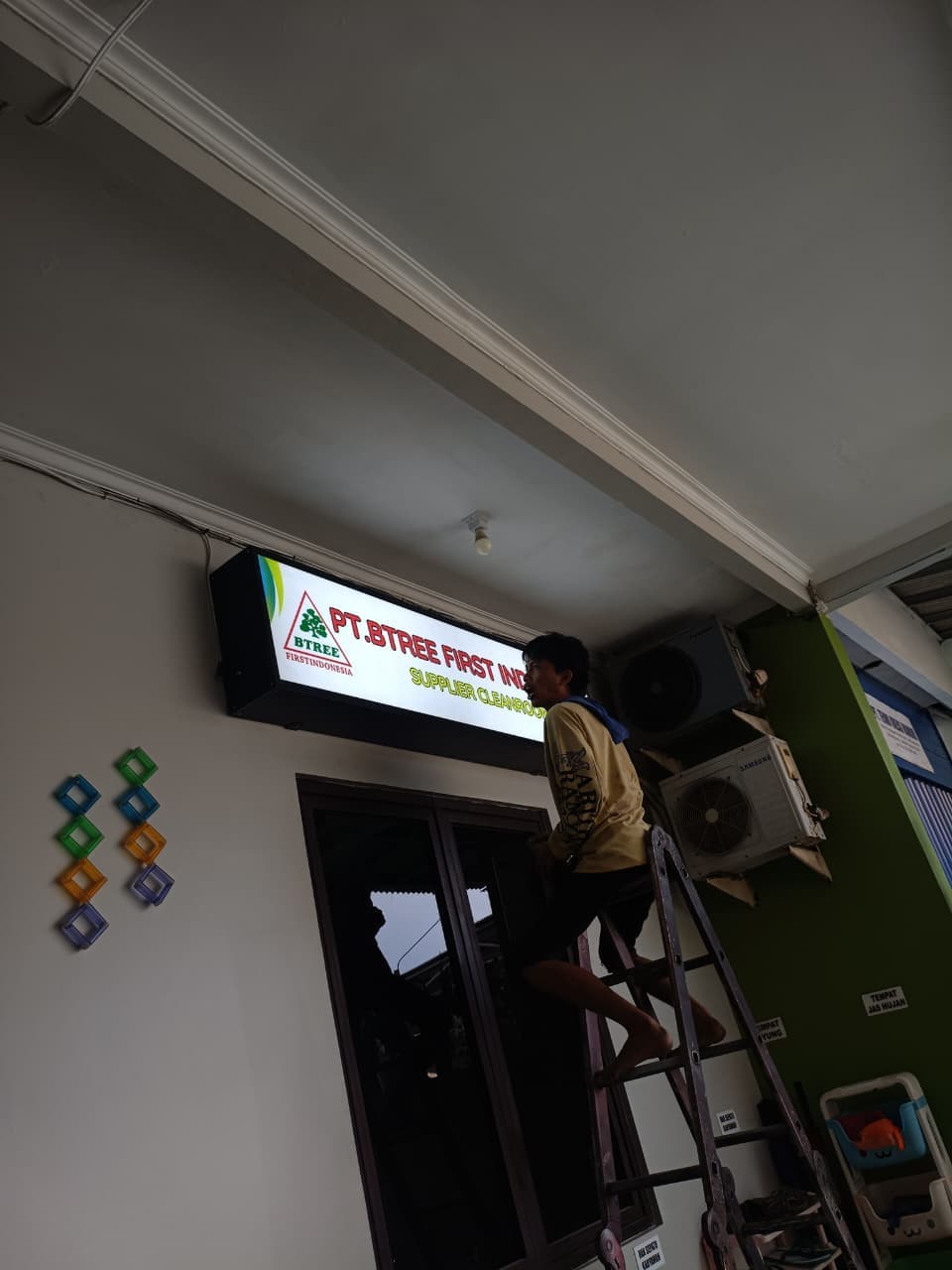 Neon Box Pt. Btree First Indonesia - gambar 1