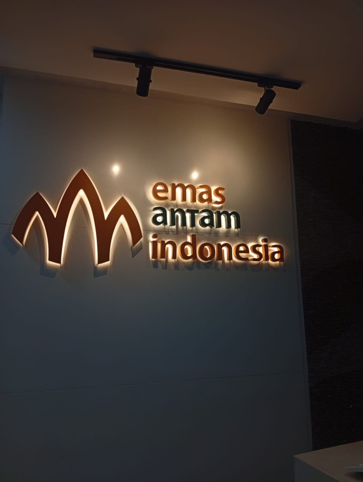 Apa itu neon box sih? - gambar 1